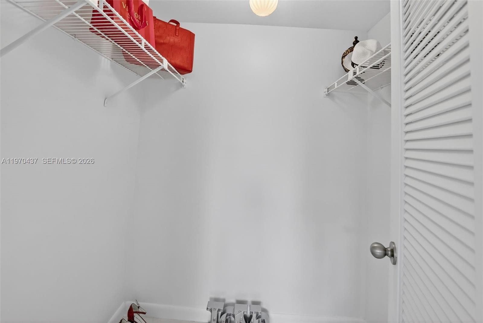 ROLLING HILLS GOLF AND - Residential