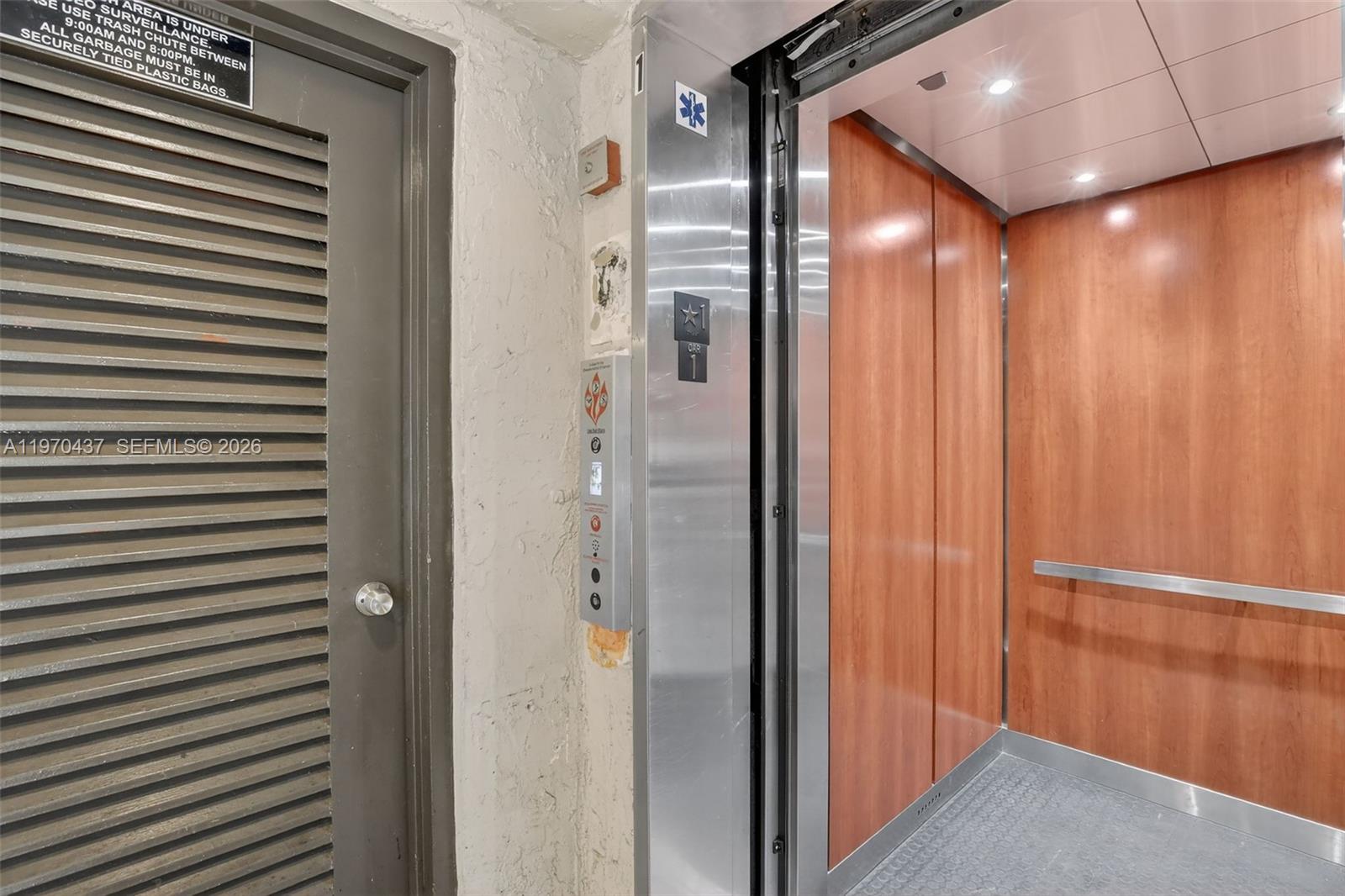 ROLLING HILLS GOLF AND - Residential