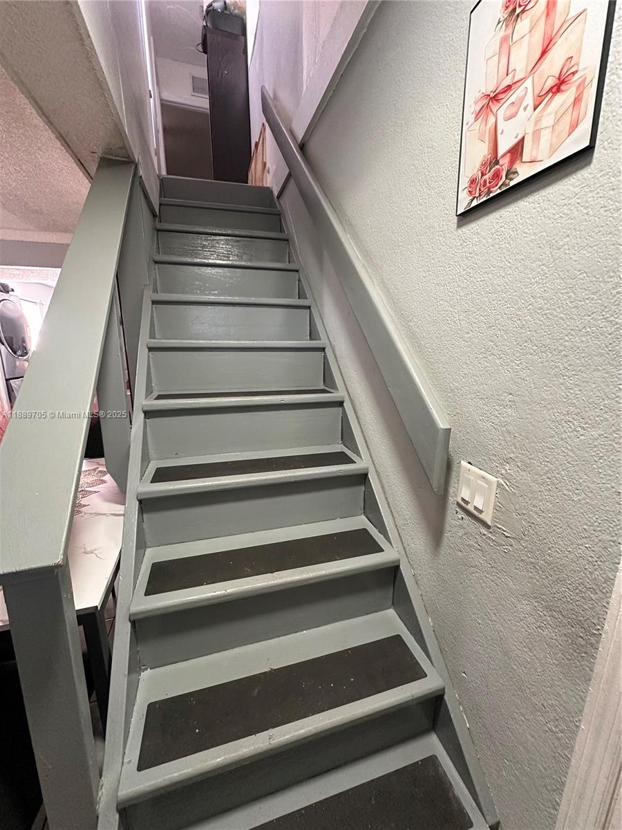 CAROL CITY PALMETTO PARK - Residential Lease