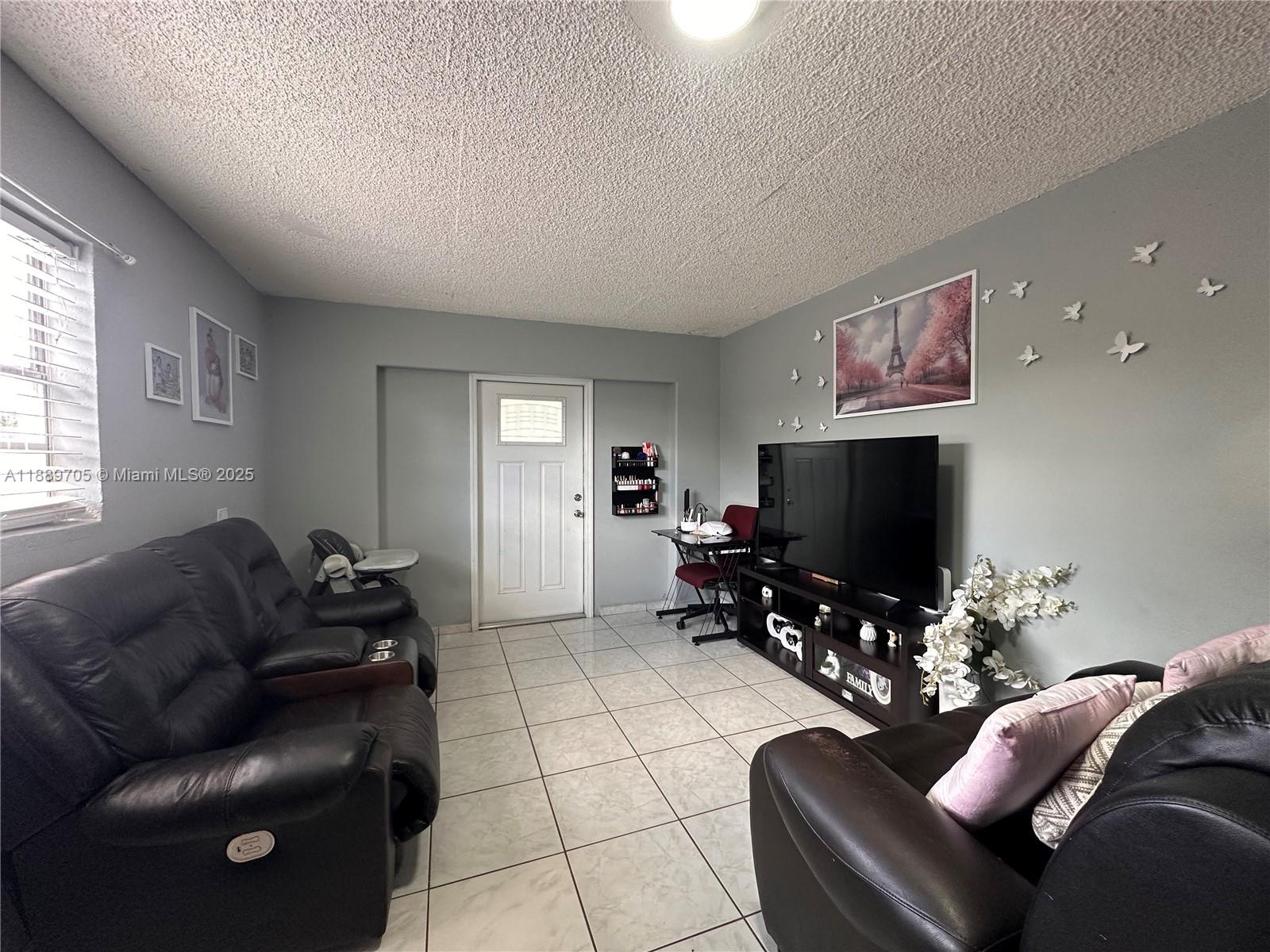 CAROL CITY PALMETTO PARK - Residential Lease