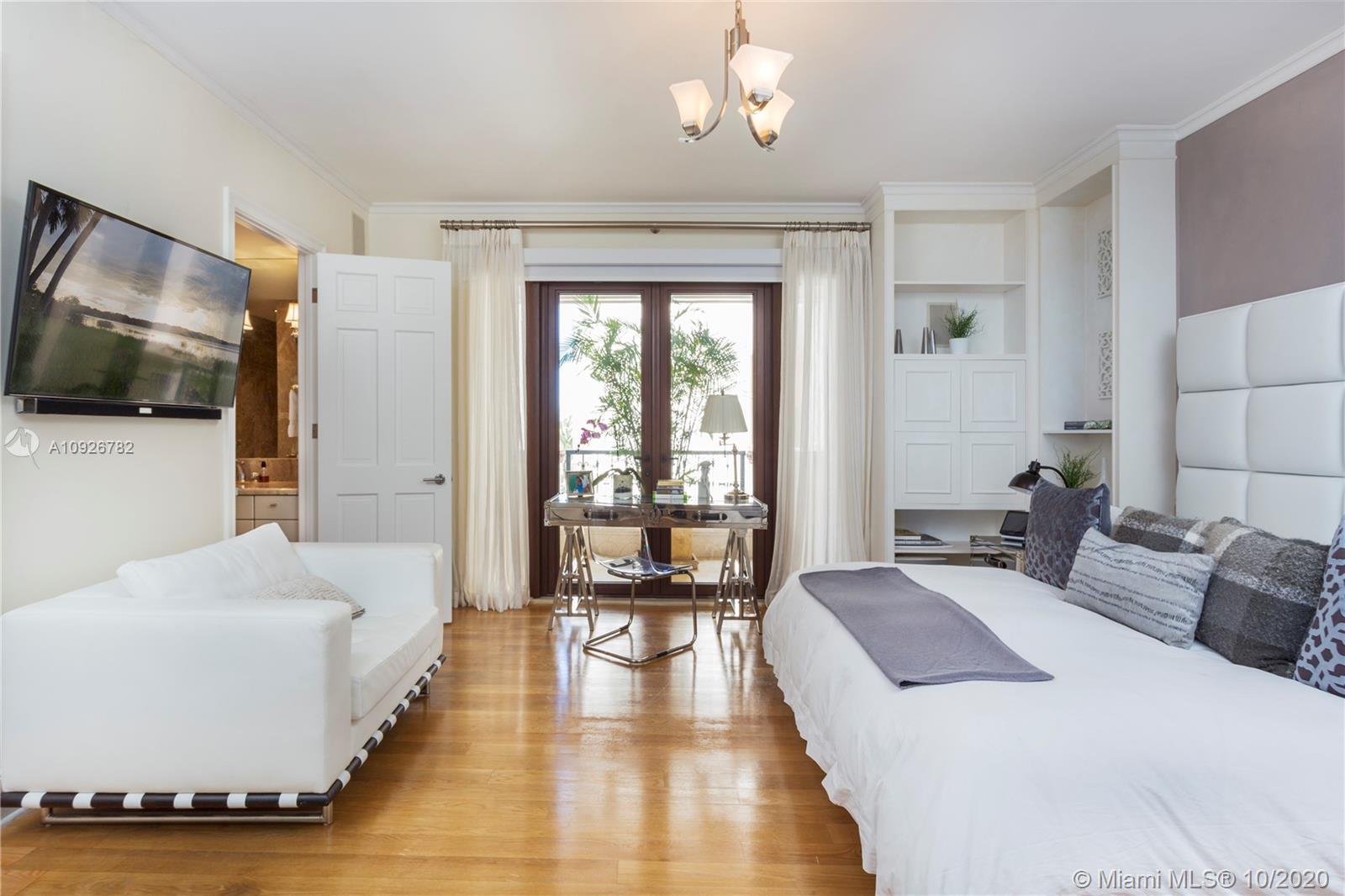 OCEANSIDE FISHER ISL COND - Residential