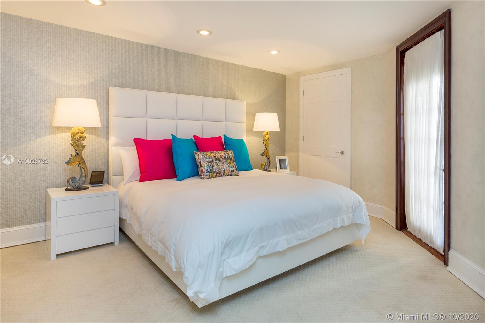 OCEANSIDE FISHER ISL COND - Residential