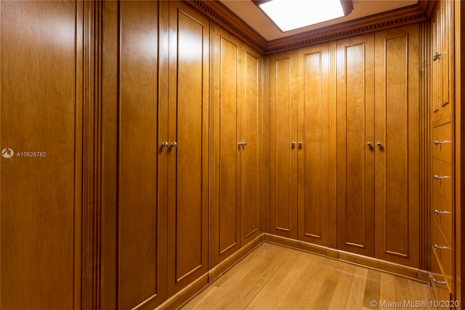 OCEANSIDE FISHER ISL COND - Residential