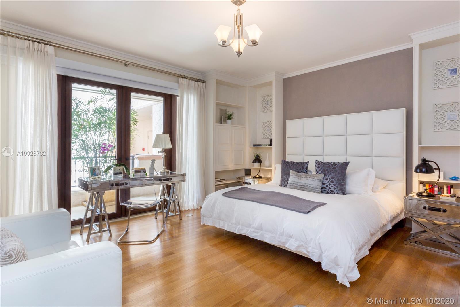 OCEANSIDE FISHER ISL COND - Residential