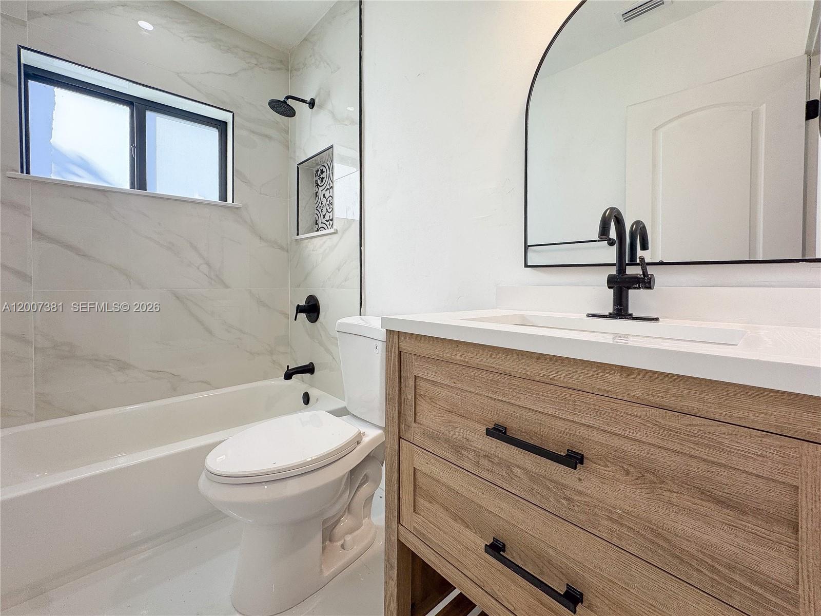 INGLEWOOD GARDENS - Residential Income