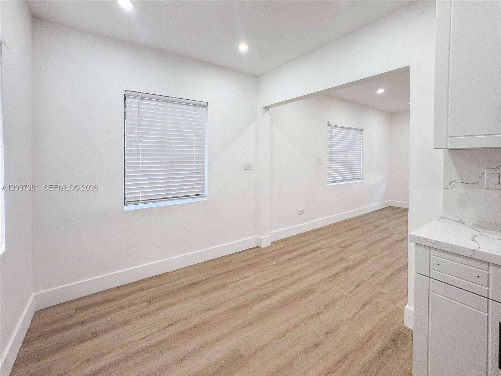 INGLEWOOD GARDENS - Residential Income