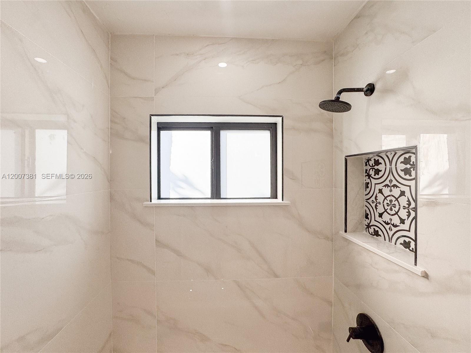 INGLEWOOD GARDENS - Residential Income