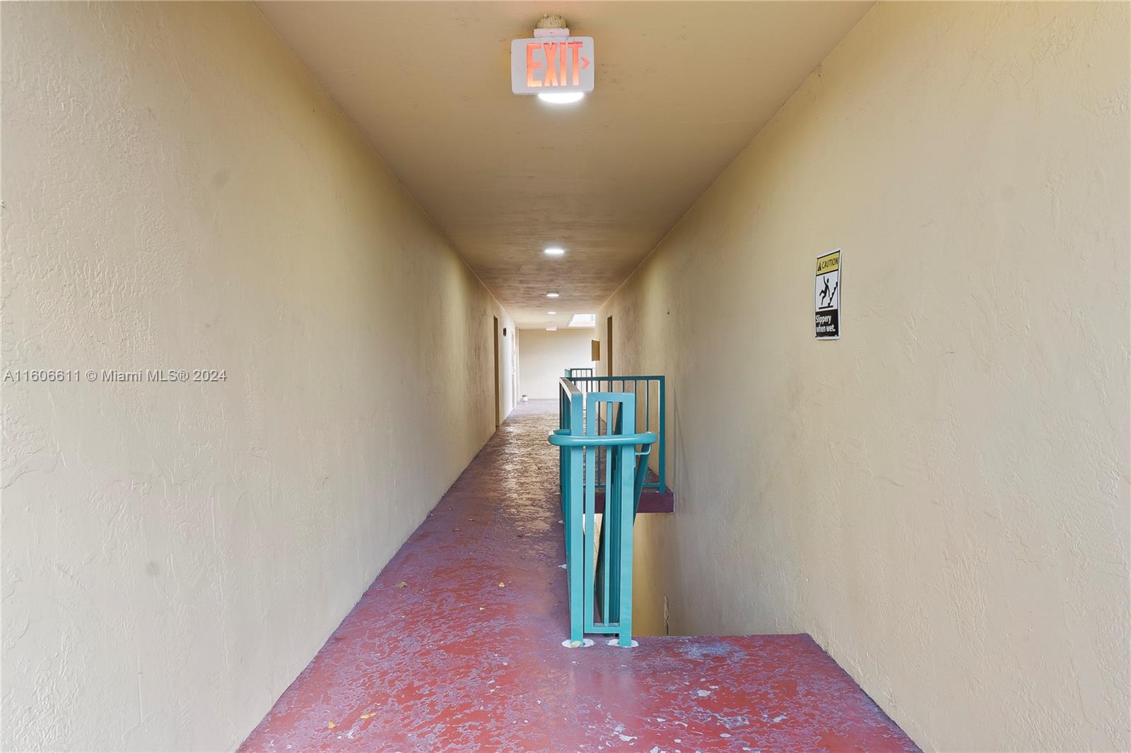 LAS ESTRELLAS CONDO - Residential