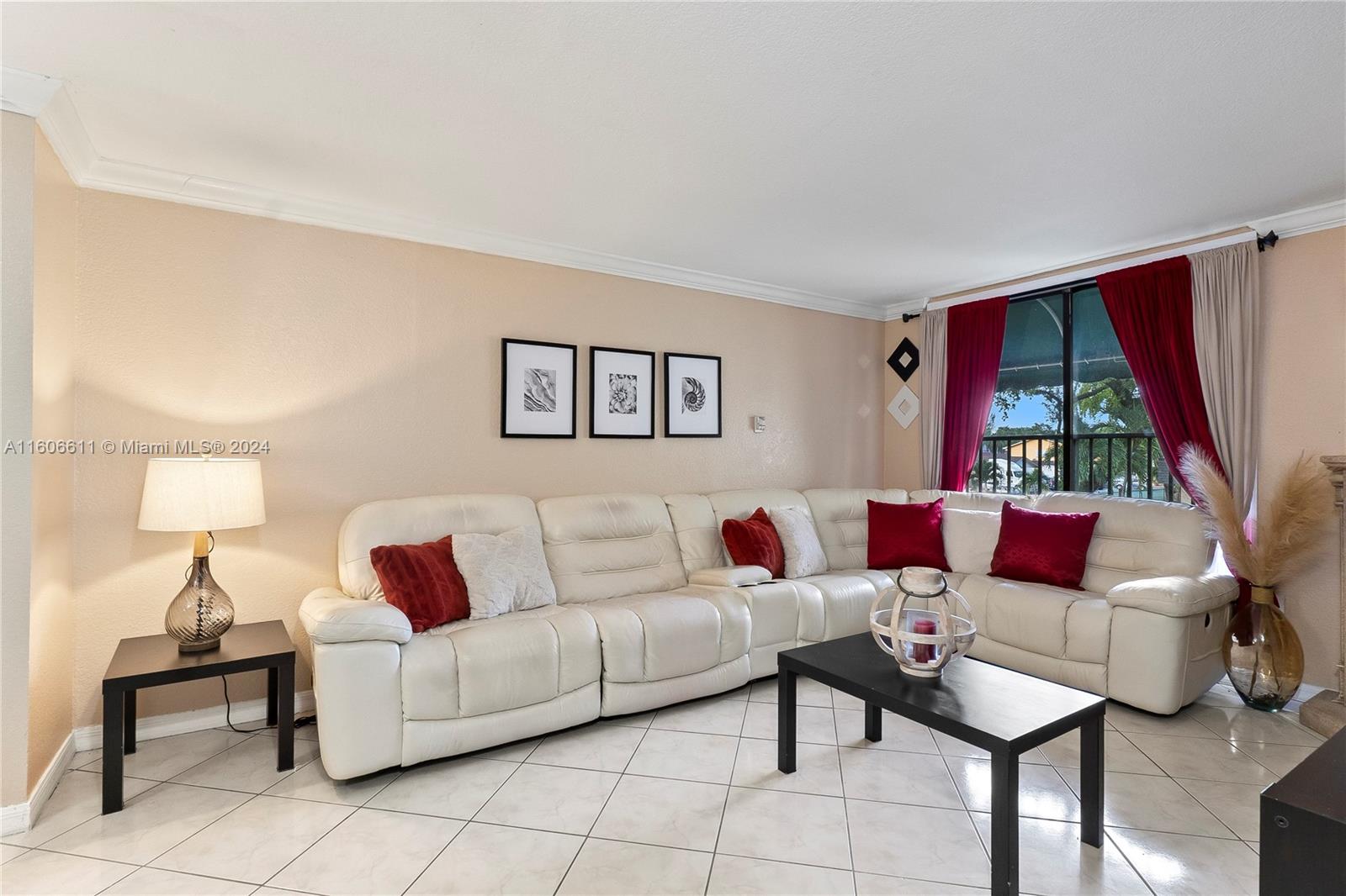 LAS ESTRELLAS CONDO - Residential