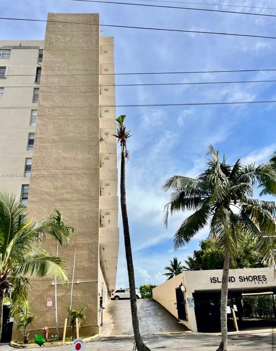 ISLAND SHORES CONDO - Residential Lease