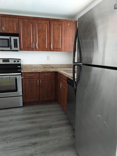 DADELAND PLACE CONDO - Residential