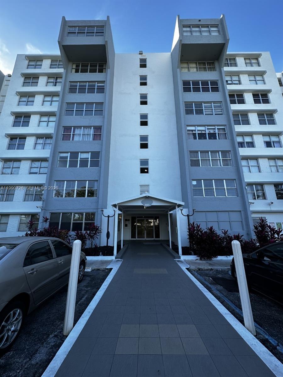 DADELAND PLACE CONDO - Residential