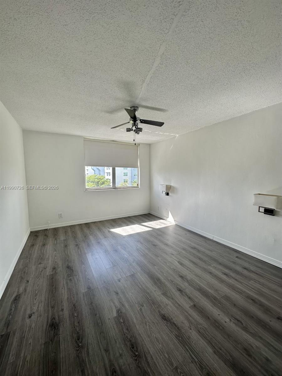 DADELAND PLACE CONDO - Residential