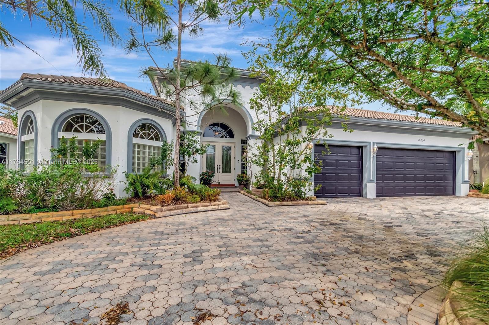 10234 Oak Meadow Ln