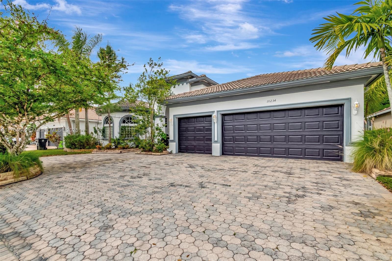 10234 Oak Meadow Ln