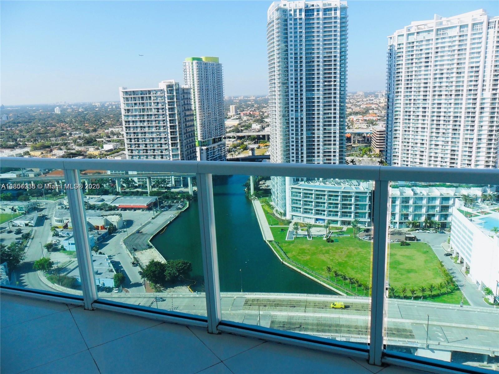 31 Se 5th St 3517, Miami, Broward County, Florida - 2 Bedrooms  
2 Bathrooms - 