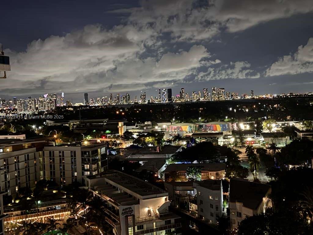 2401 Collins Ave 1807