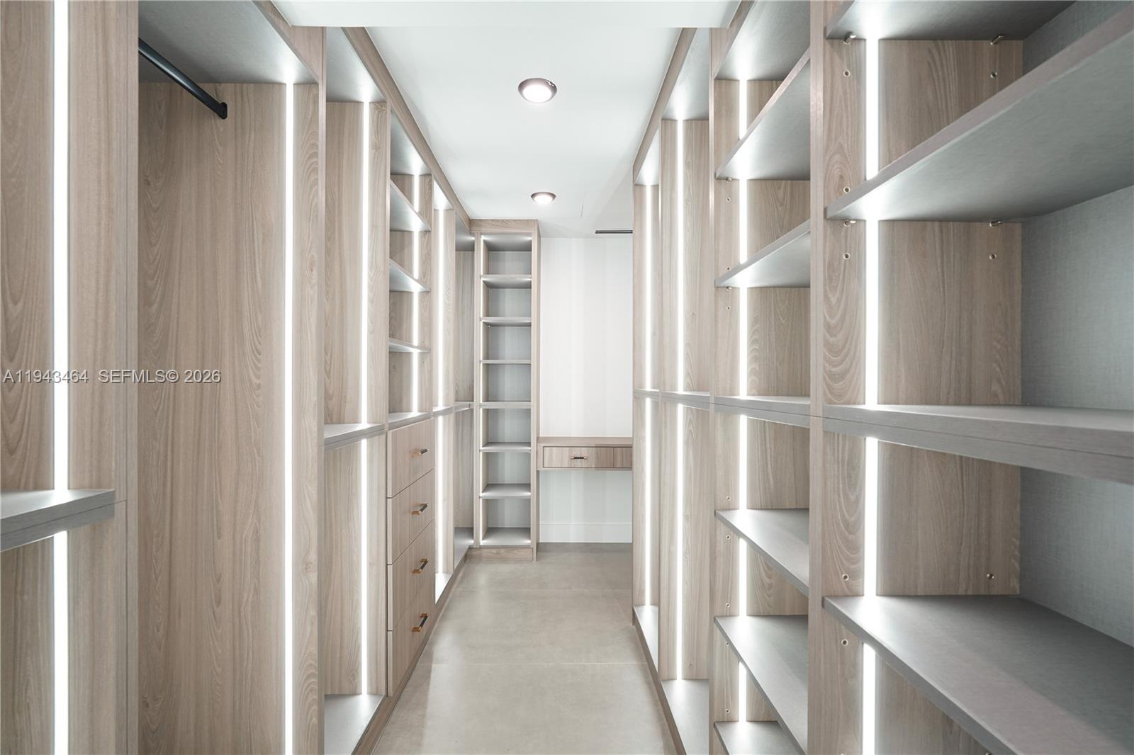 CATALINA PINES - Residential