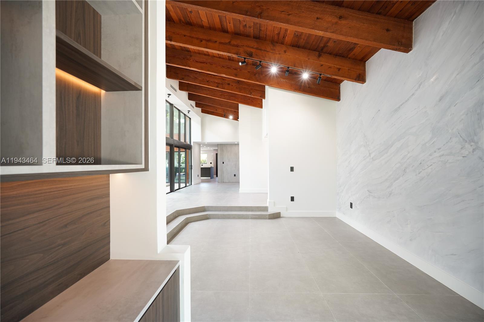 CATALINA PINES - Residential