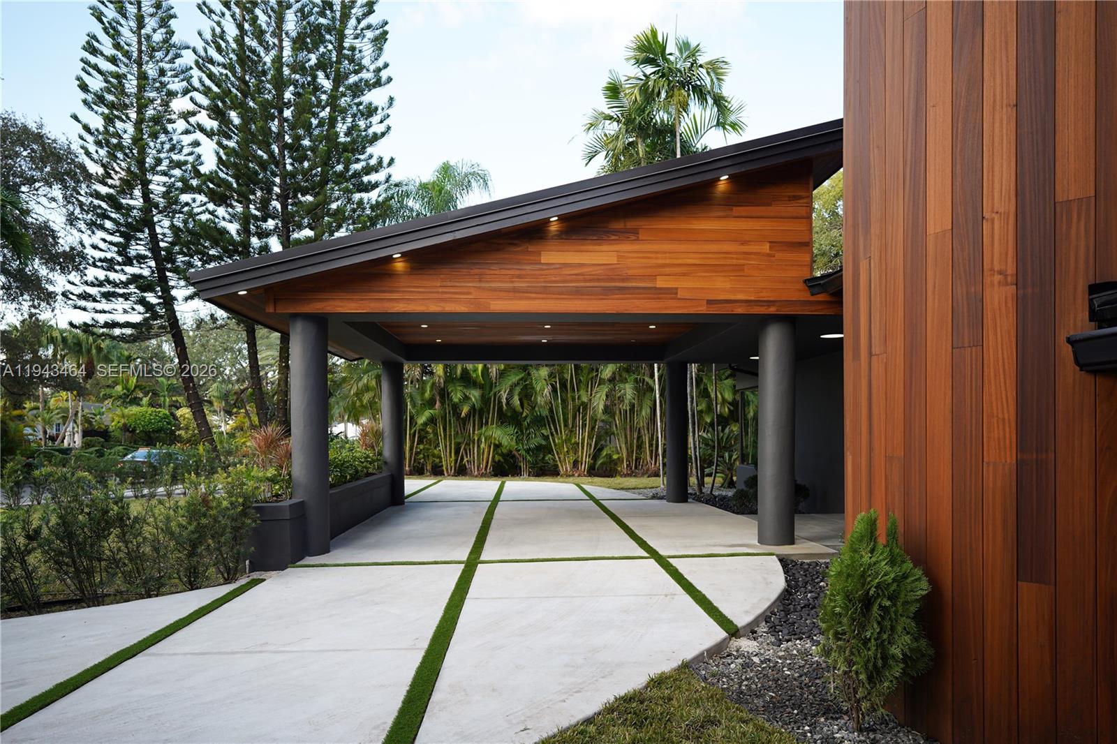 CATALINA PINES - Residential