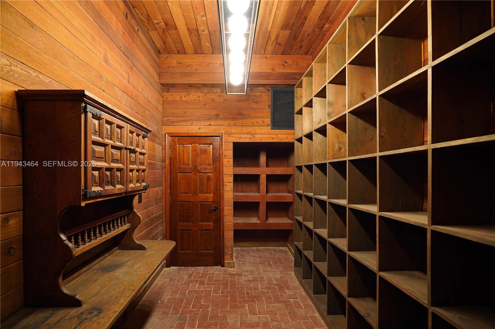 CATALINA PINES - Residential