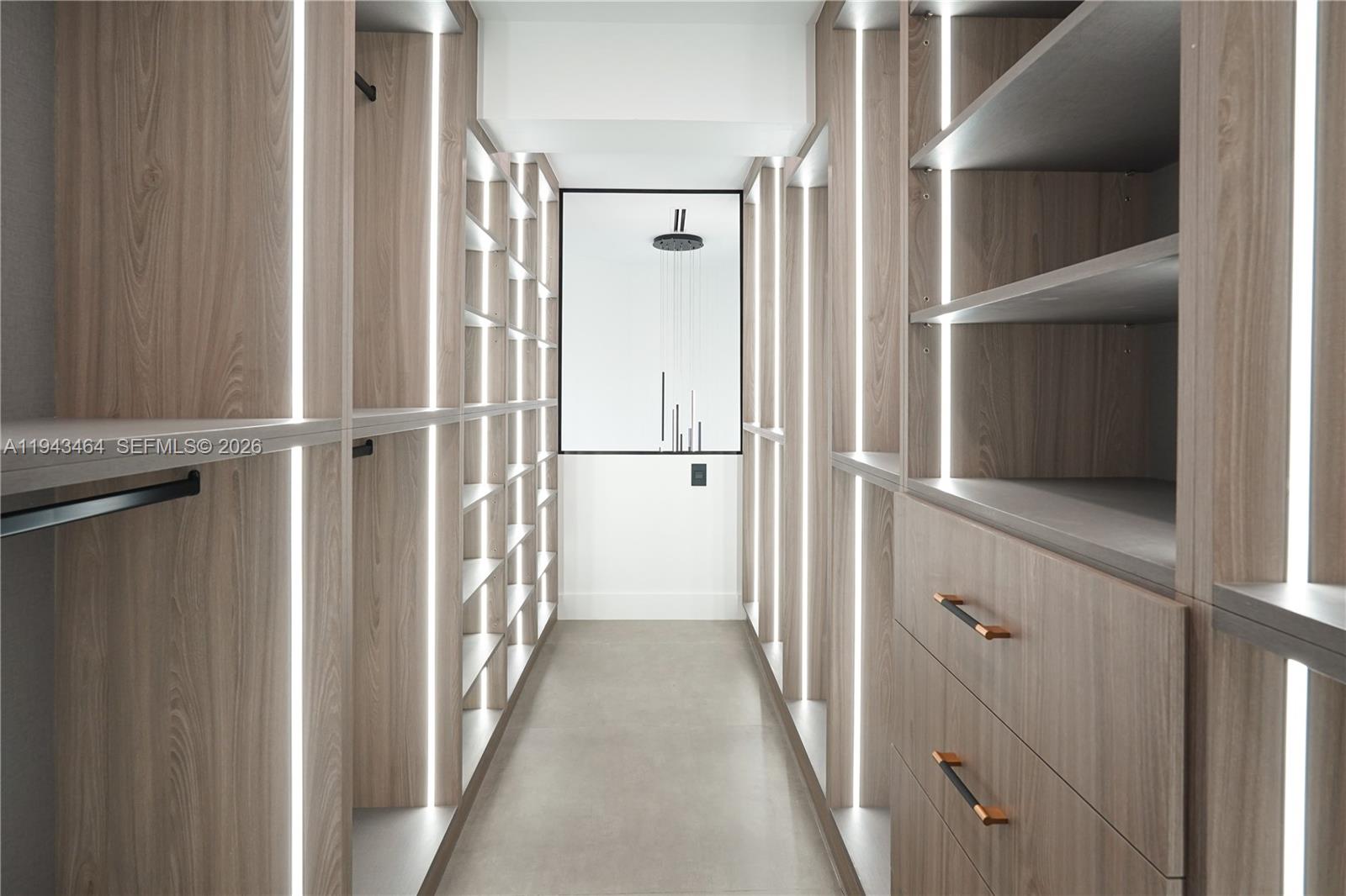 CATALINA PINES - Residential