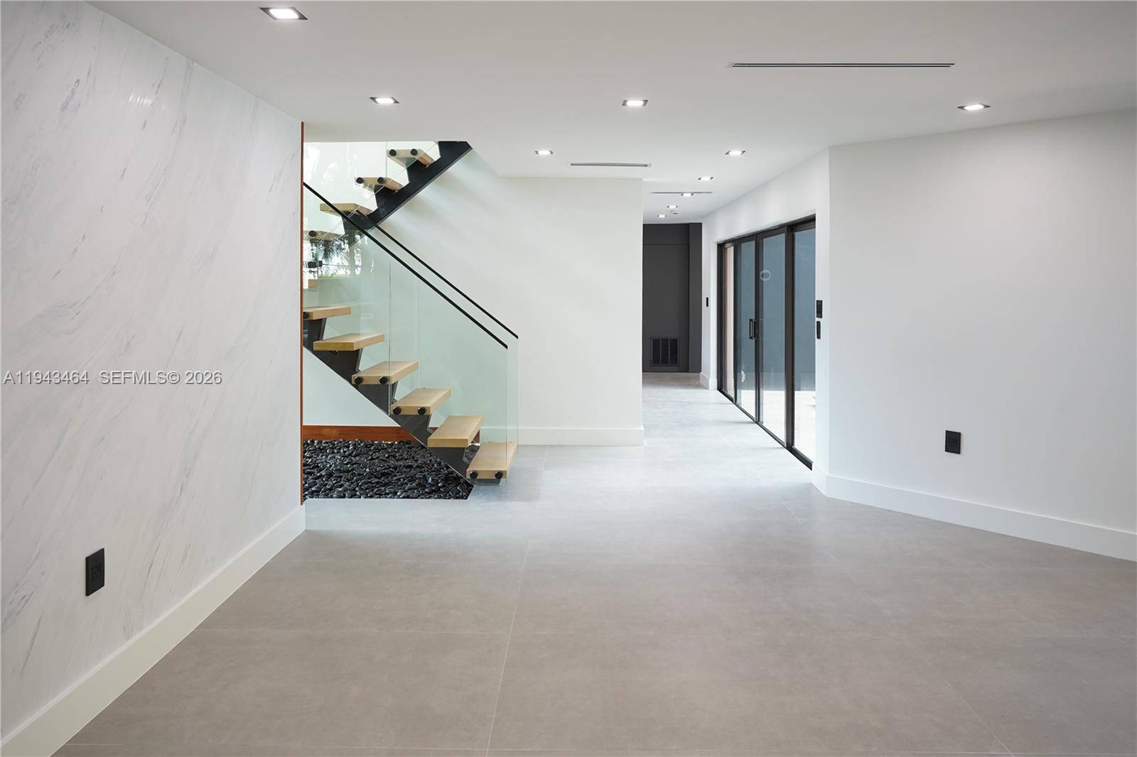 CATALINA PINES - Residential