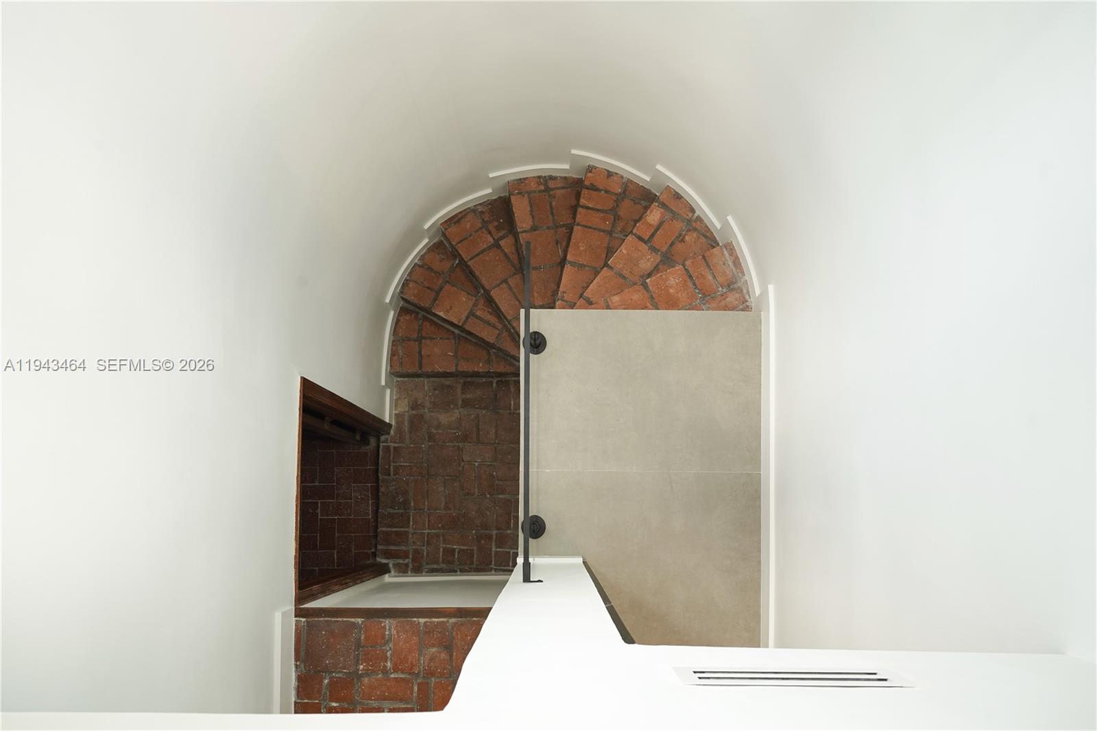 CATALINA PINES - Residential