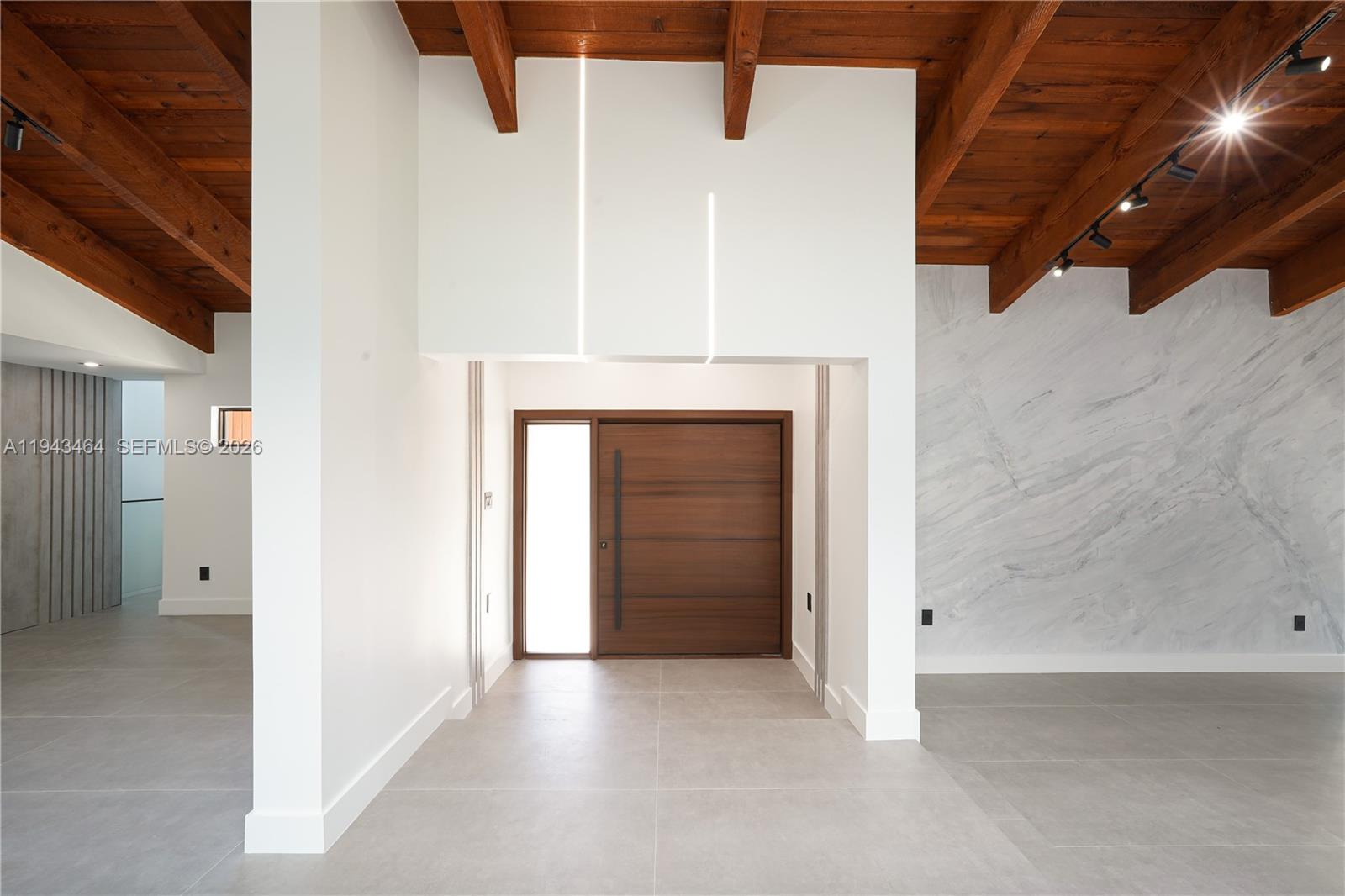 CATALINA PINES - Residential