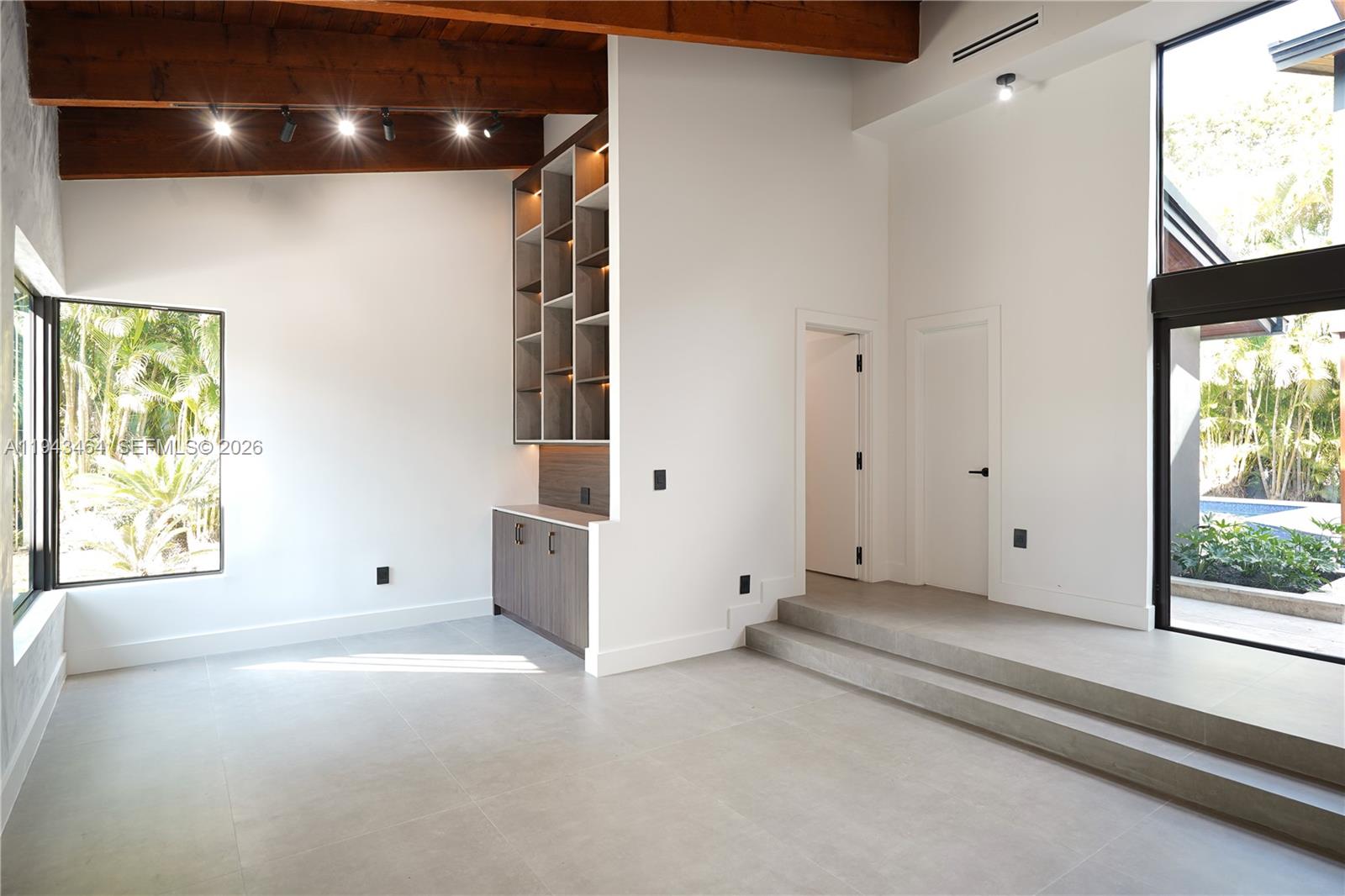 CATALINA PINES - Residential