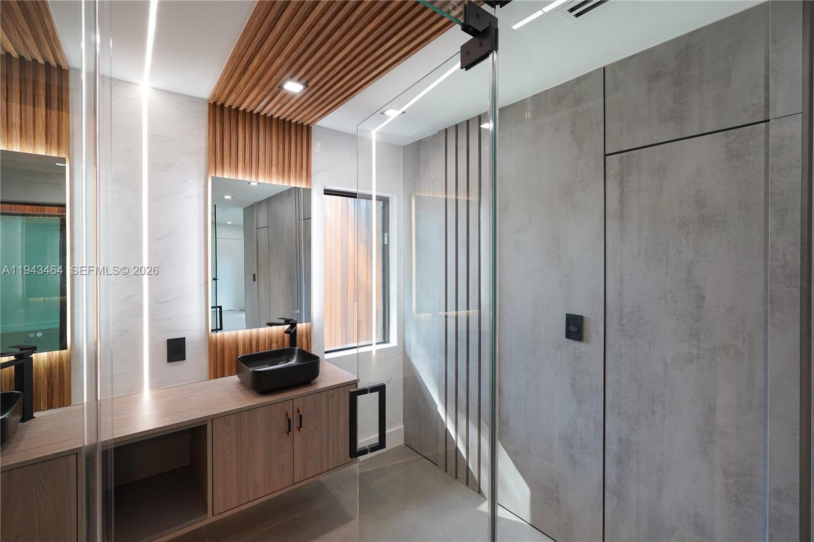 CATALINA PINES - Residential