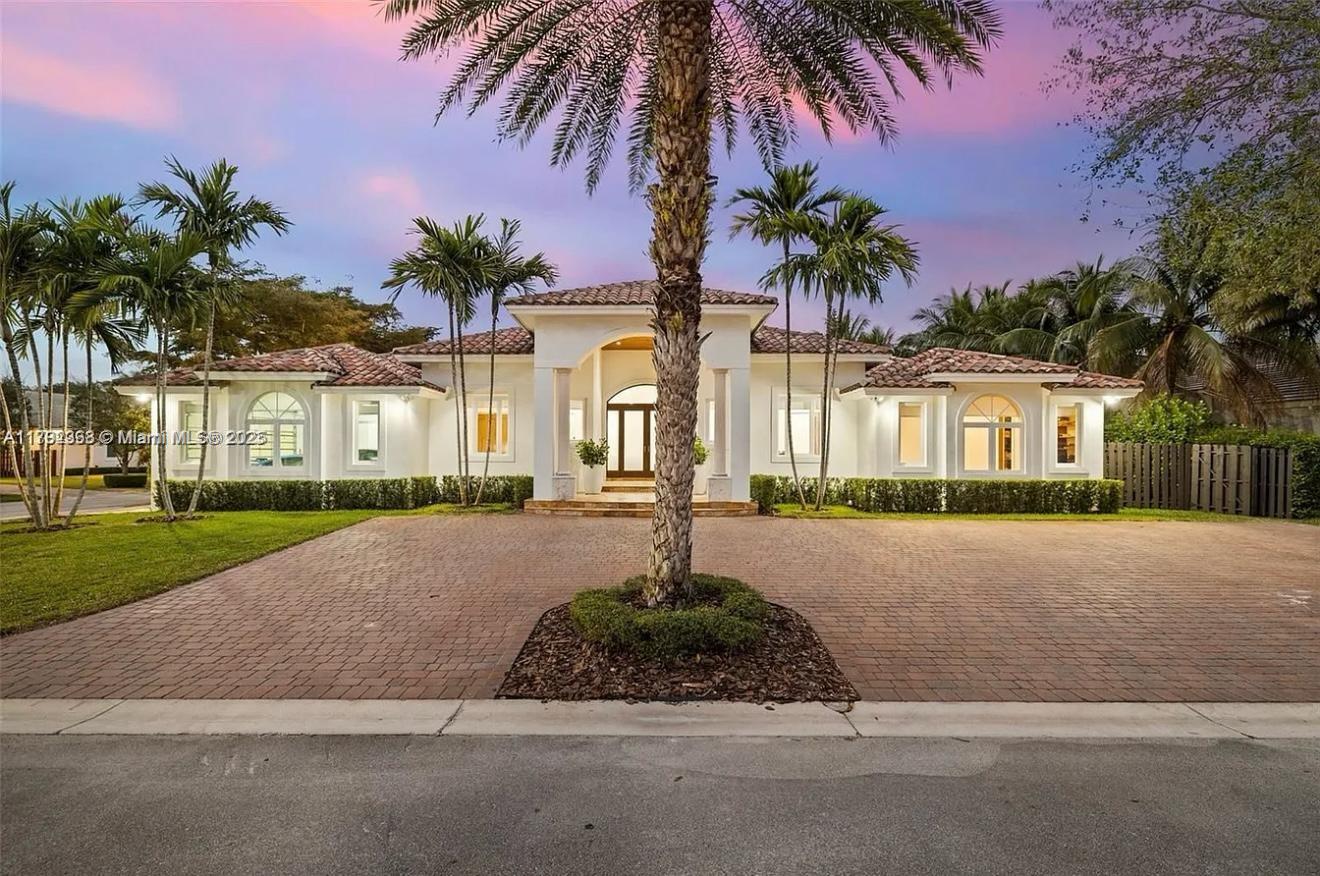 9463 Sw 123rd Ter, Miami, Broward County, Florida - 5 Bedrooms  
6 Bathrooms - 
