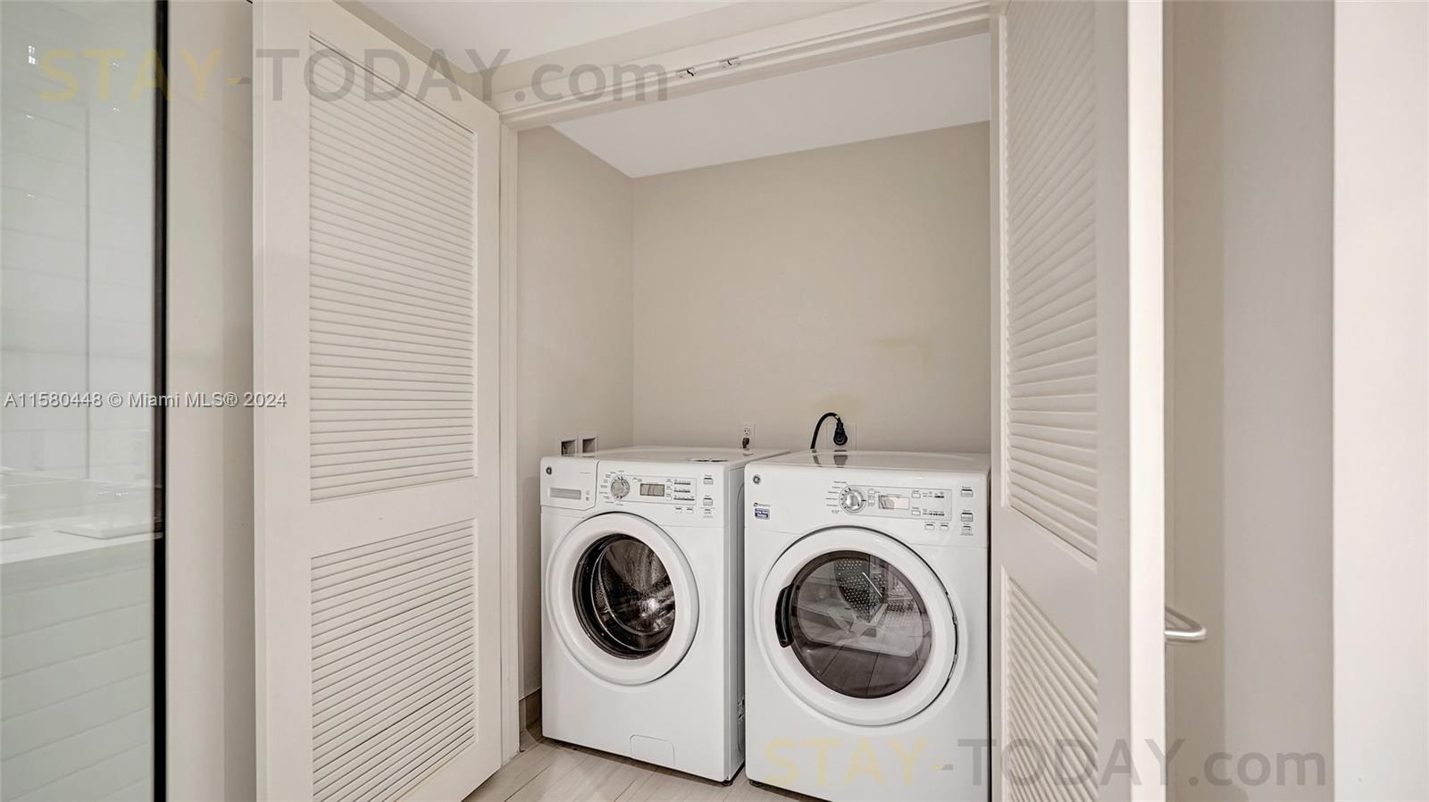 4010 SOUTH OCEAN CONDO - Residential Lease