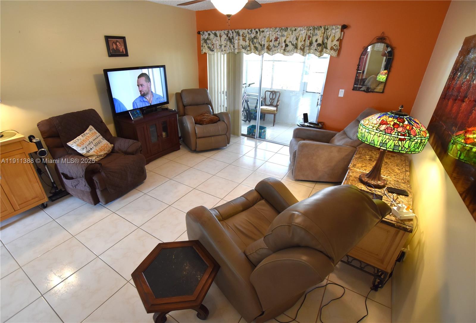 CRESTHAVEN VILLAS CONDO 3 - Residential