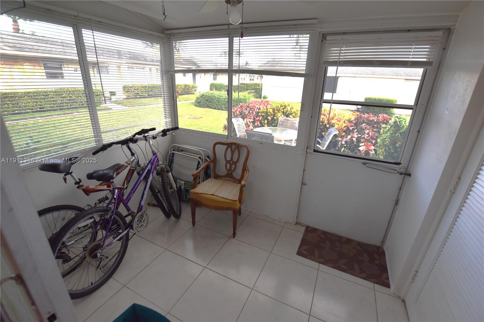 CRESTHAVEN VILLAS CONDO 3 - Residential