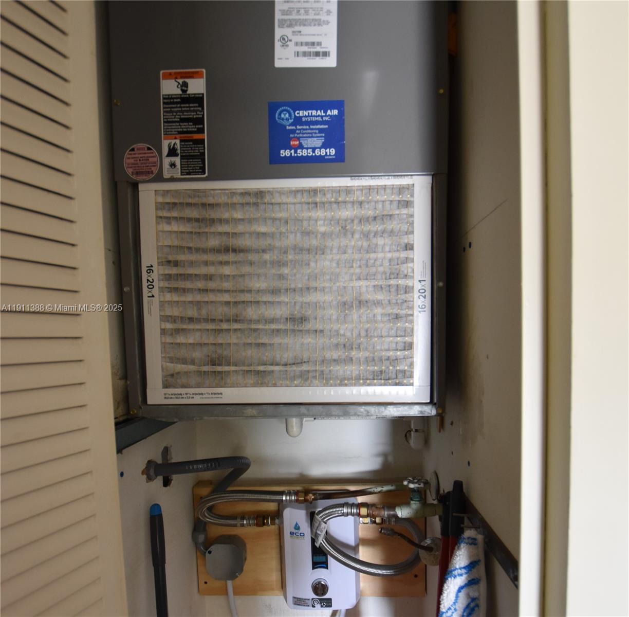 CRESTHAVEN VILLAS CONDO 3 - Residential