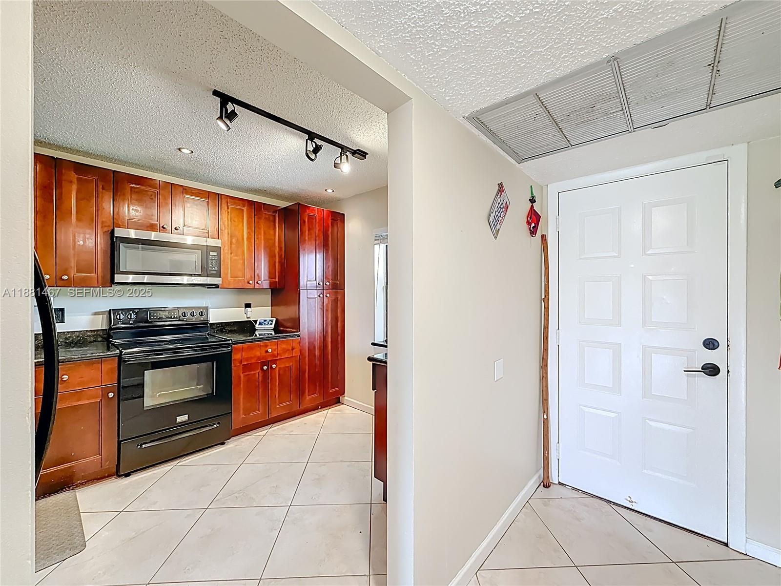 BOCA GLADES CONDO A THRU - Residential