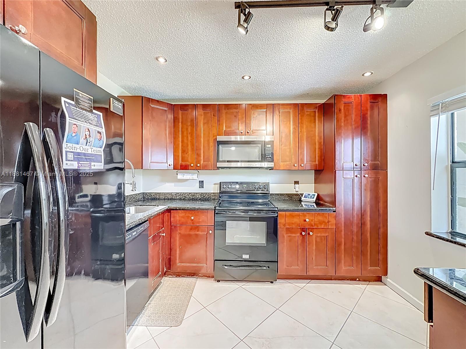 BOCA GLADES CONDO A THRU - Residential