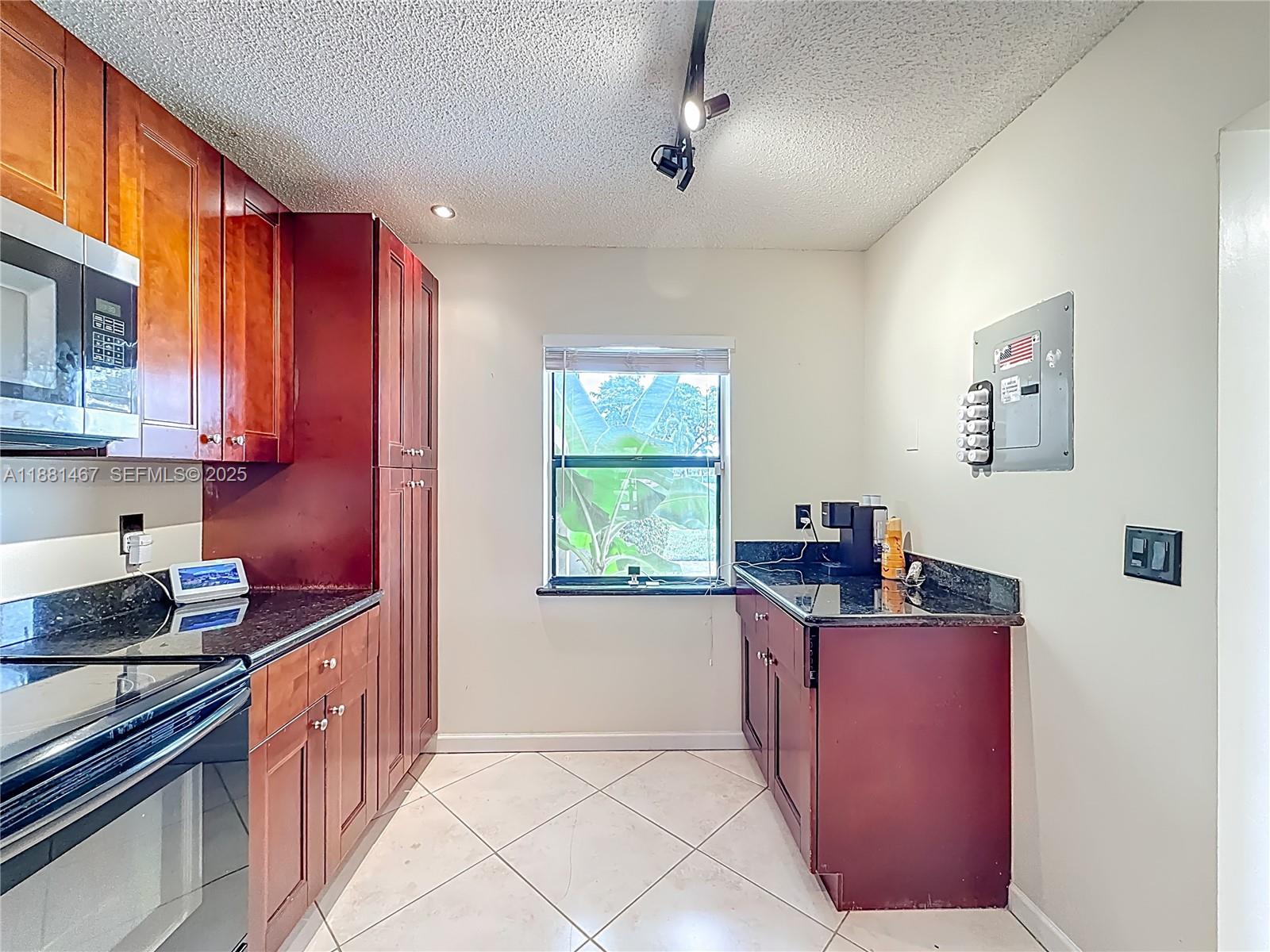 BOCA GLADES CONDO A THRU - Residential