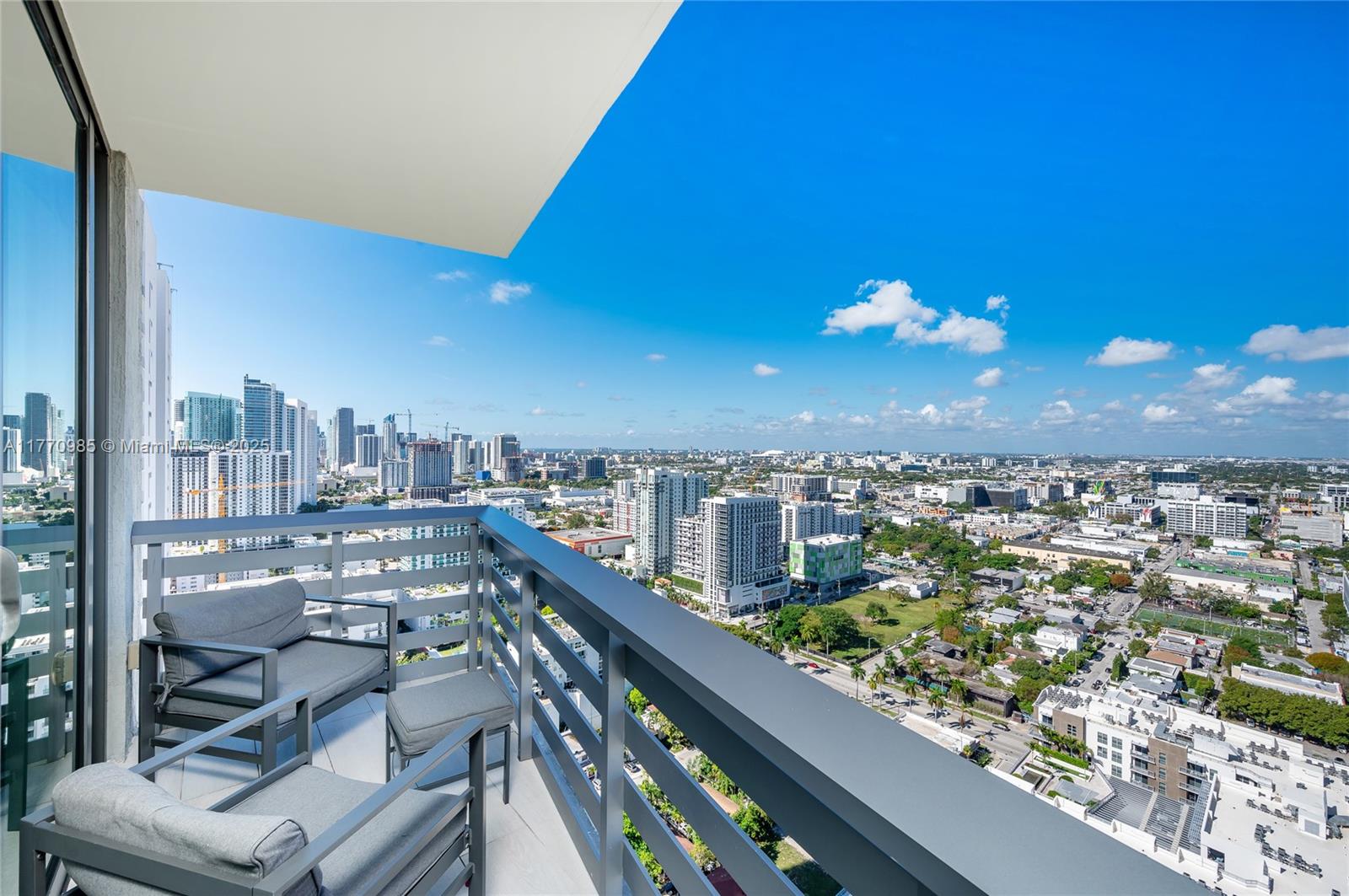 ICON BAY CONDO - Residential