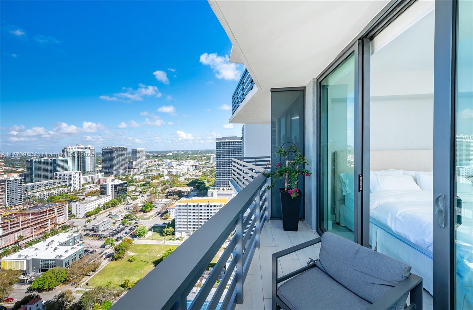 ICON BAY CONDO - Residential