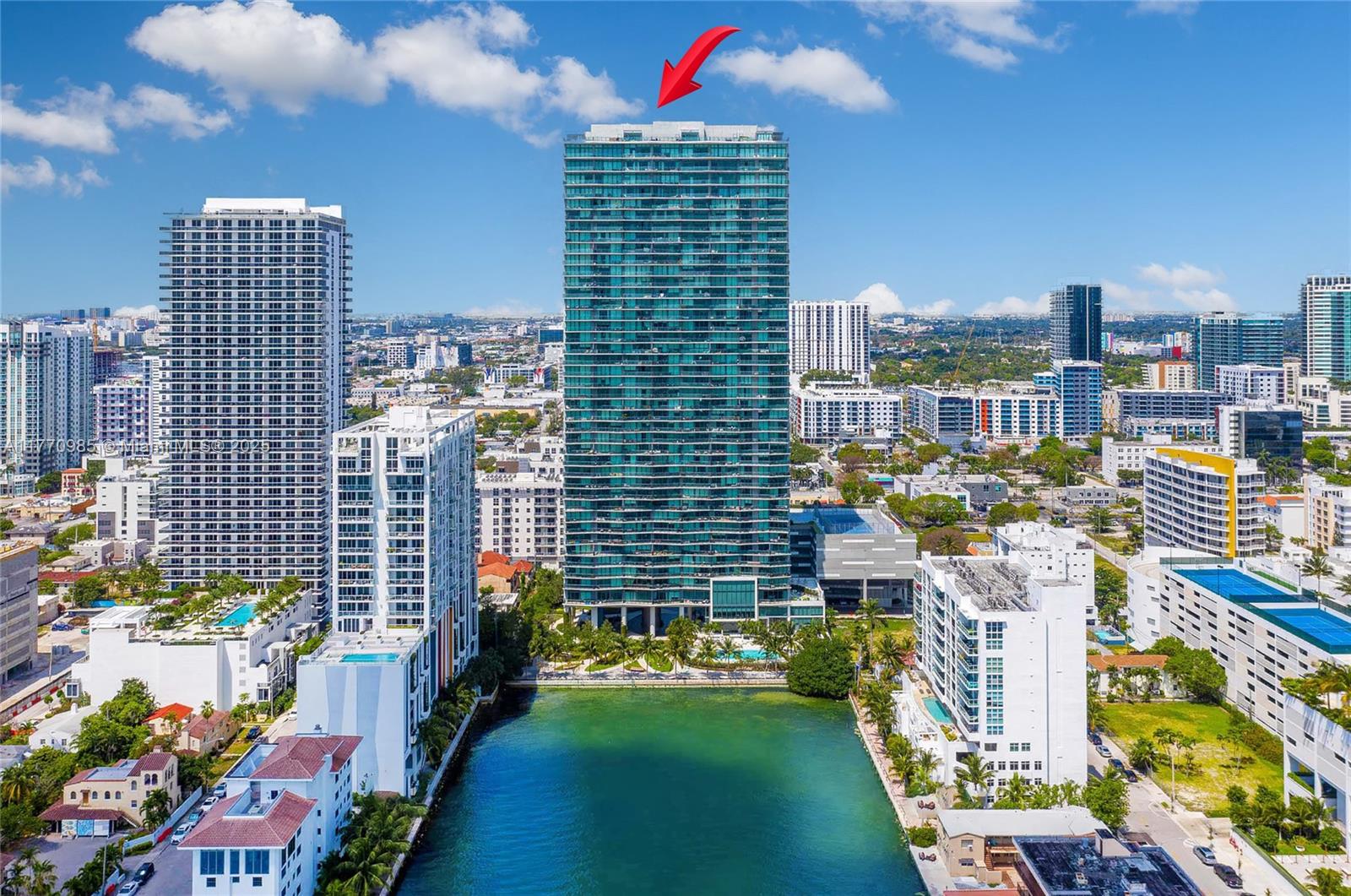 ICON BAY CONDO - Residential