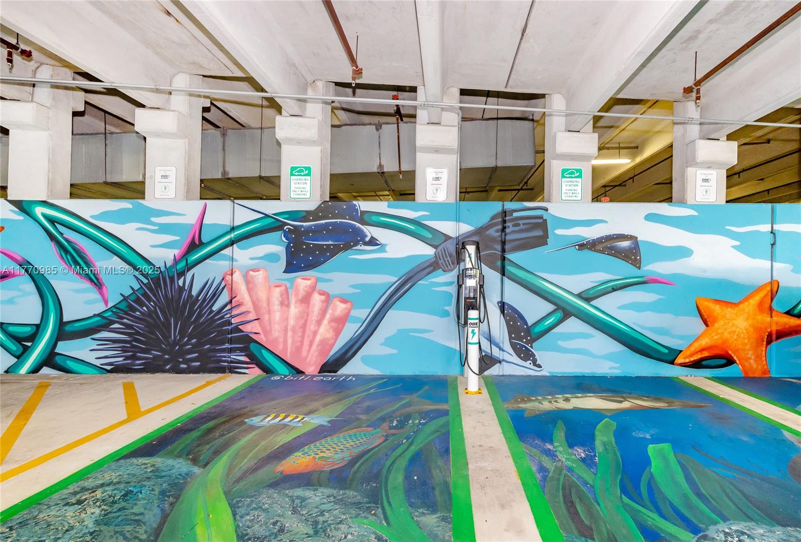 ICON BAY CONDO - Residential