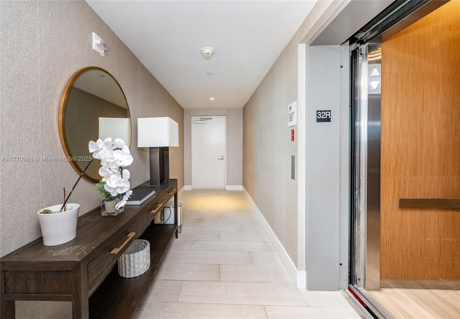 ICON BAY CONDO - Residential