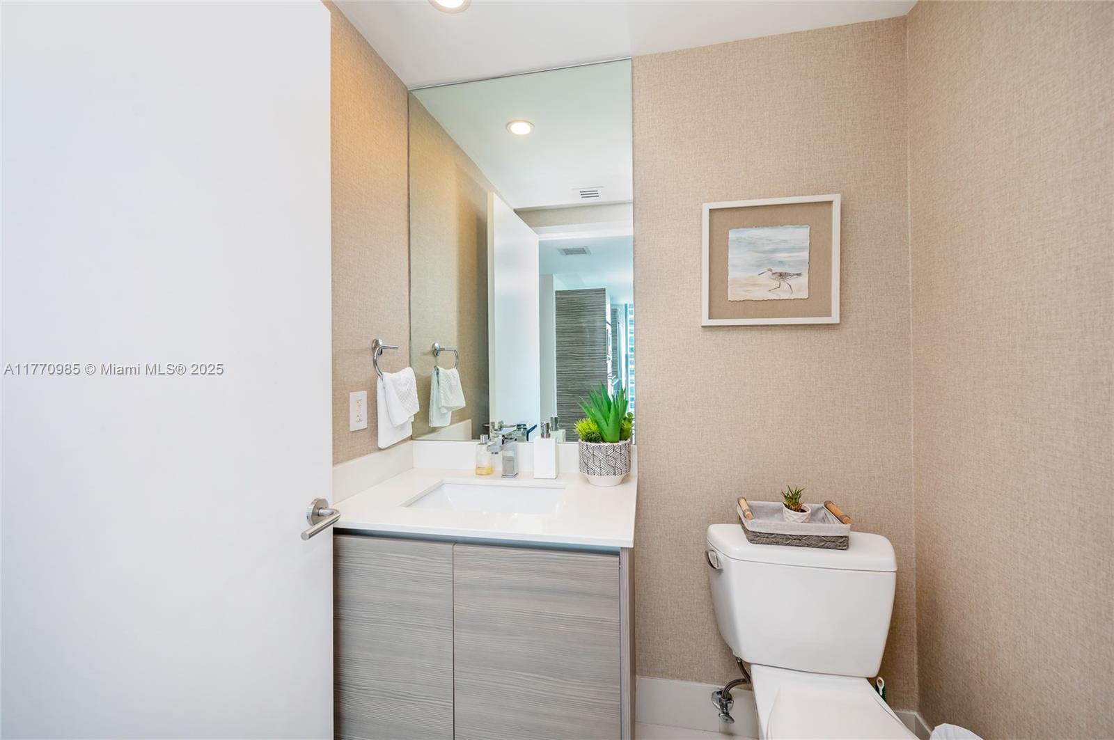 ICON BAY CONDO - Residential