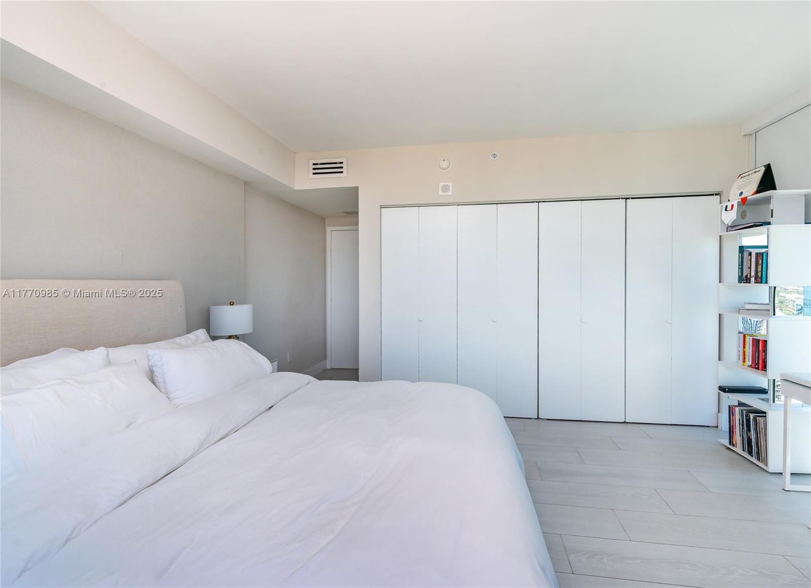 ICON BAY CONDO - Residential