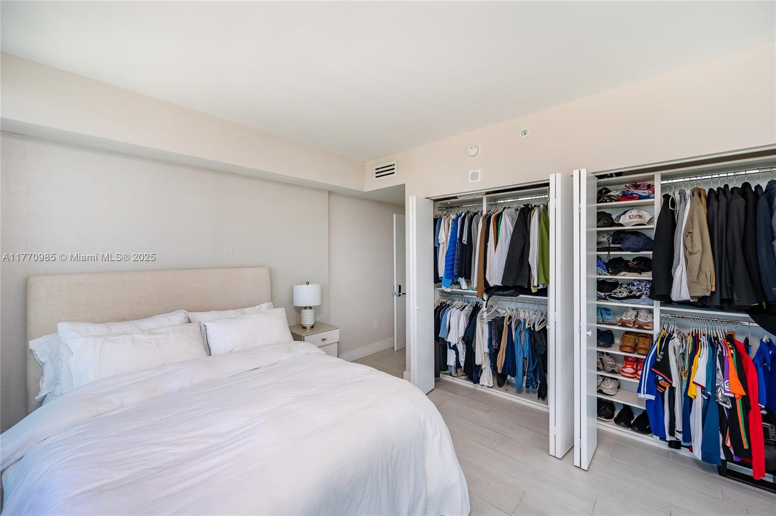 ICON BAY CONDO - Residential