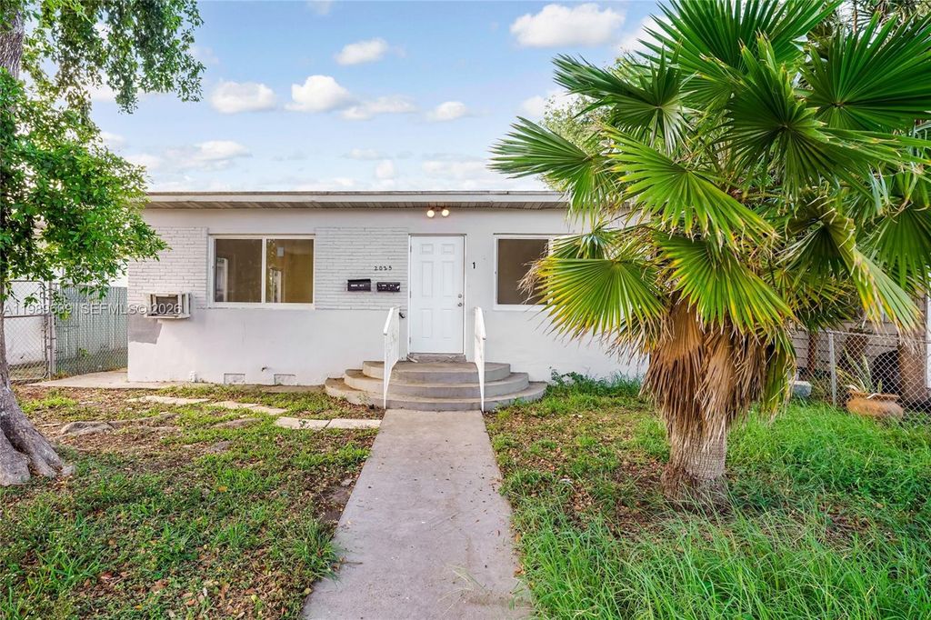 Photo of 2025 Fillmore St #1-2, Hollywood, FL 33020 (MLS # A11989639)