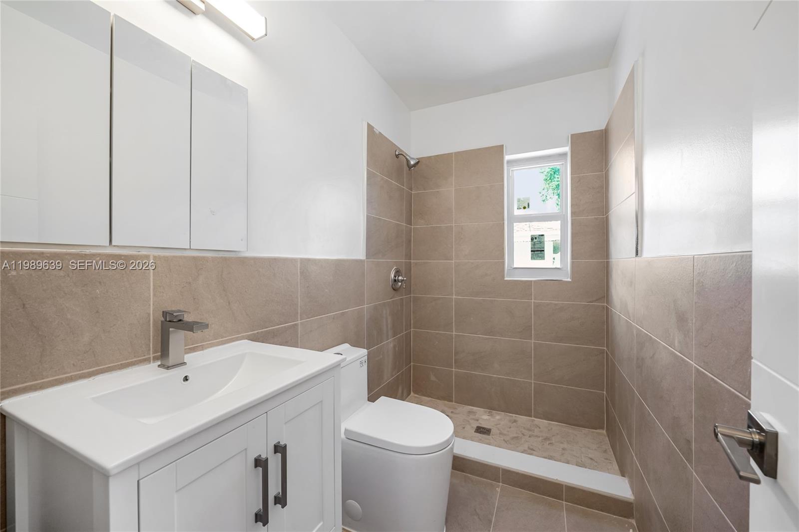 2025 Fillmore St 1-2