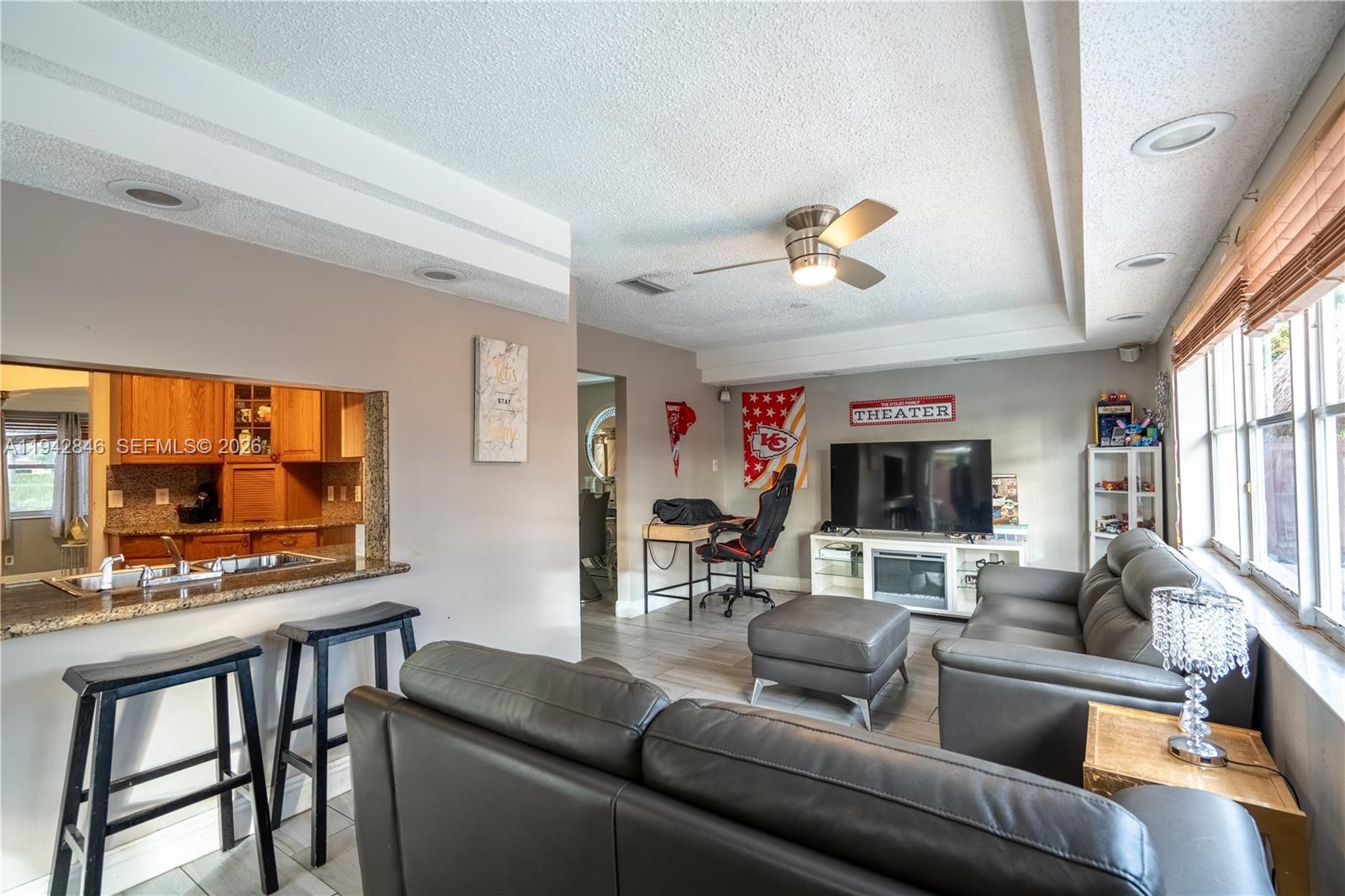 PEMBROKE LAKES SEC 4 - Residential